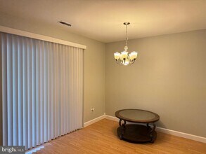 304B Cypress Point Cir in Mount Laurel, NJ - Building Photo - Building Photo