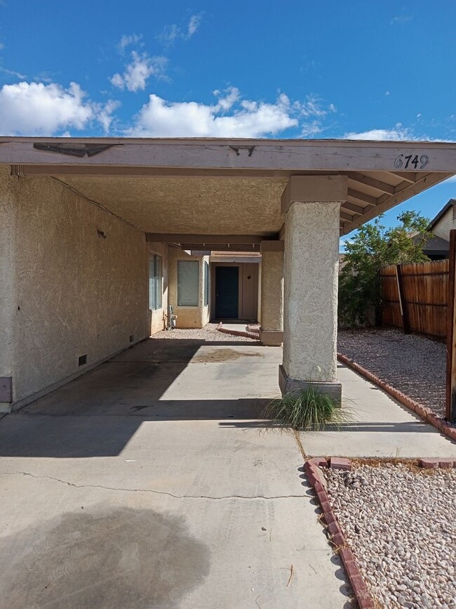6749 Oak Valley Dr in Las Vegas, NV - Building Photo - Building Photo