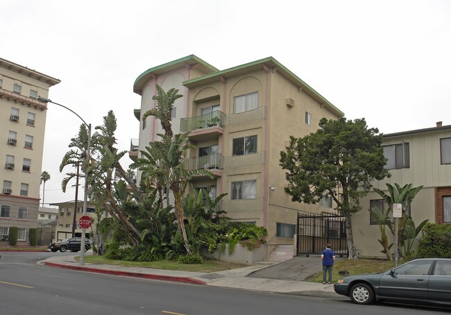 Mariposa Apartments in Los Angeles, CA - Building Photo - Building Photo