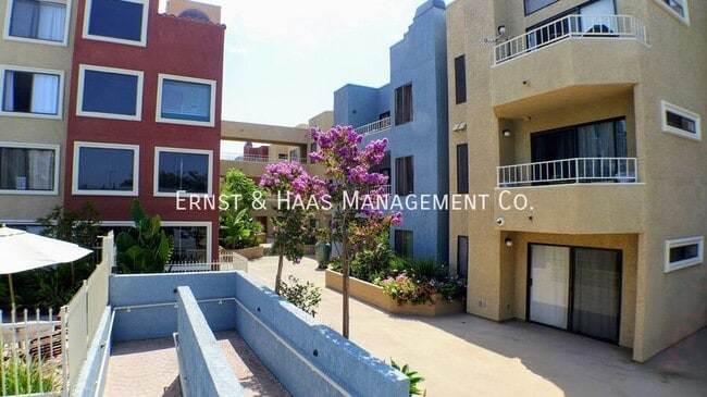 550 Orange Ave in Long Beach, CA - Building Photo - Building Photo