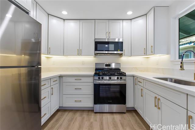 1861 Kapiolani Blvd in Honolulu, HI - Building Photo - Building Photo