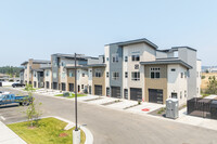 River Landing Townhome Collection in Spokane Valley, WA - Foto de edificio - Building Photo