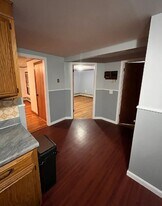 279 Broad St, Unit Apt 2 in Bridgewater, MA - Building Photo
