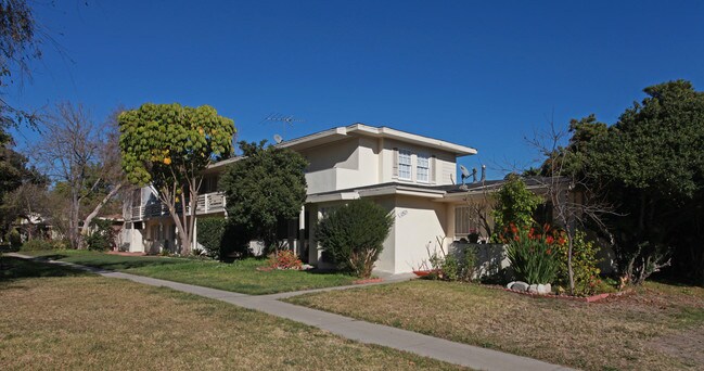 10401-10559 Edison Way in North Hollywood, CA - Building Photo - Building Photo