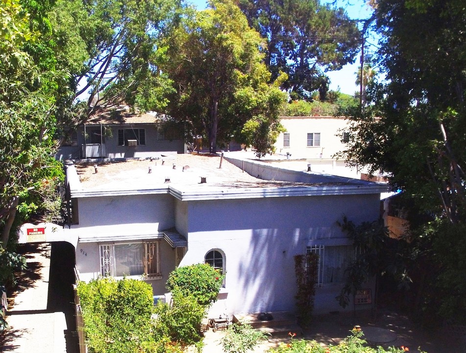 914 Hayworth Ave in West Hollywood, CA - Building Photo