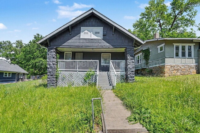 property at 5013 S Benton Ave