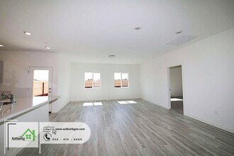 3012 Legend Ln in Redding, CA - Building Photo - Building Photo