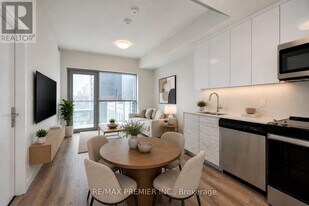 60 Frederick St in Kitchener, ON - Building Photo