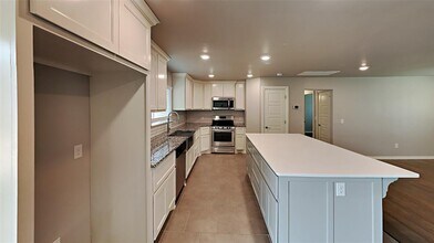 1409 E Covell Rd in Edmond, OK - Building Photo - Building Photo