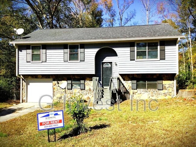 property at 2825 Fox Hall Ln N