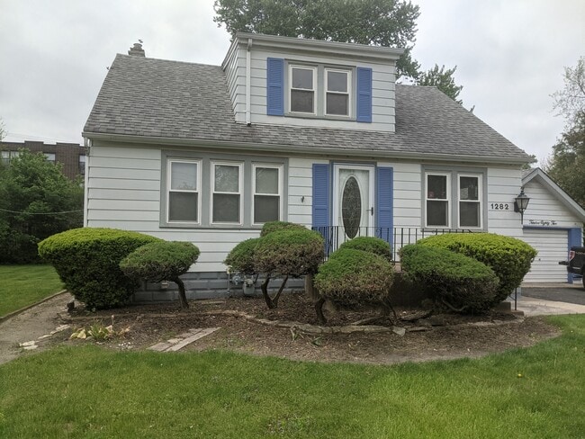 property at 1282 River Dr