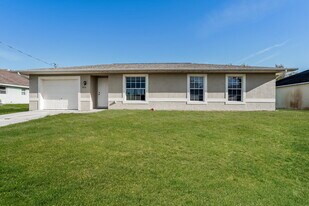 2916 12th St SW in Lehigh Acres, FL - Building Photo