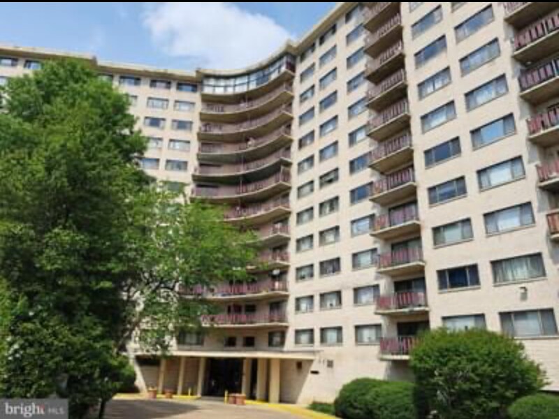 8830 Piney Branch Rd in Silver Spring, MD - Building Photo