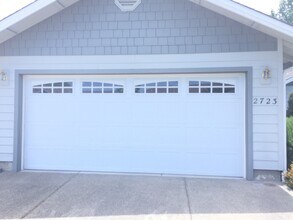 2723 Esther Ln in Grants Pass, OR - Building Photo - Building Photo