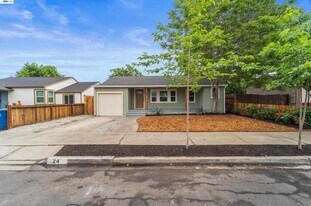 24 Lawrence Ave in Antioch, CA - Building Photo