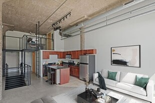 521 S 7th St in Minneapolis, MN - Building Photo