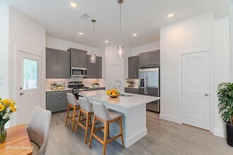 568 Red Cascade Trl in Willis, TX - Building Photo - Building Photo