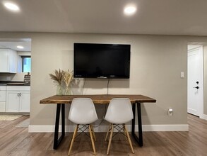 4004 NW Columbia St, Unit Basement in Vancouver, WA - Foto de edificio - Building Photo