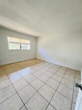 8601 SW 94th St, Unit 204W in Miami, FL - Foto de edificio - Building Photo