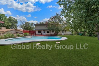 4927 El Gusto St in San Antonio, TX - Building Photo - Building Photo
