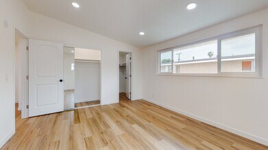 3036 Coolidge Ave in Costa Mesa, CA - Building Photo - Building Photo