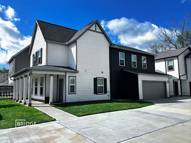 property at 309 Huisache St