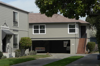 1607 Santa Clara Ave in Alameda, CA - Building Photo - Building Photo