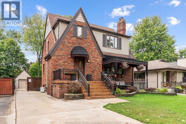 237 Thompson Blvd in Windsor, ON - Building Photo - Building Photo