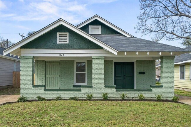property at 823 N Watkins St