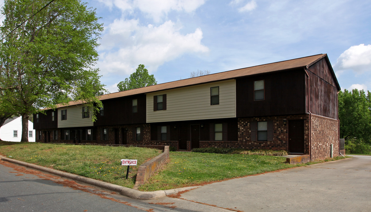 1712-1720 Wood Ave in Burlington, NC - Building Photo