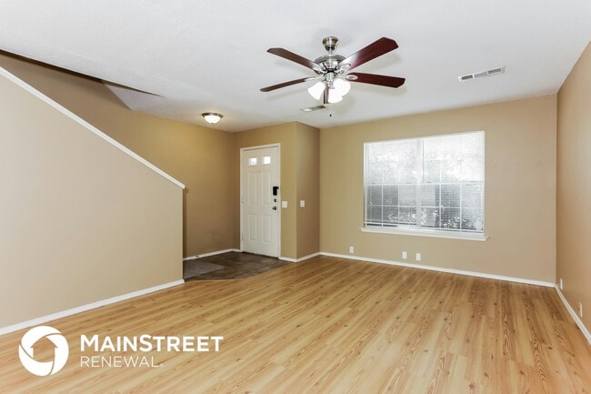 6734 Ambercrest Dr in Arlington, TX - Foto de edificio - Building Photo