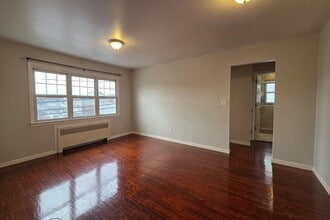 1306 70th St in North Bergen, NJ - Foto de edificio - Building Photo