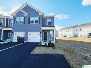 1182 Susan Cir in Breinigsville, PA - Building Photo - Building Photo