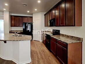 17578 W Ironwood St in Surprise, AZ - Building Photo - Building Photo