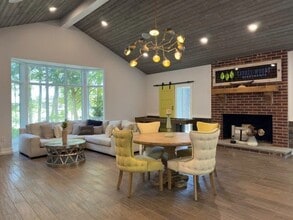 Laurel Woods Apartments in Greenville, SC - Foto de edificio - Building Photo