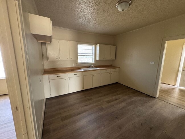 5248 TX-164 in Groesbeck, TX - Building Photo - Building Photo