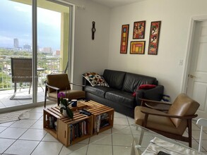 3500 Coral Wy in Miami, FL - Building Photo - Building Photo