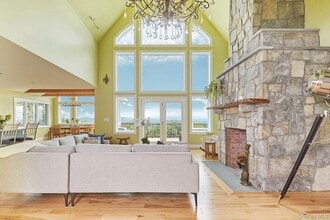 21 Contentment Ln in Red Hook, NY - Building Photo - Building Photo