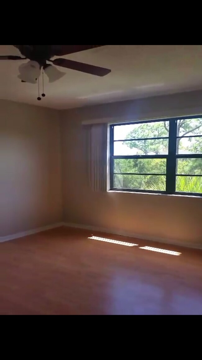 4700 Lucerne Lakes Blvd W in Greenacres, FL - Building Photo - Building Photo