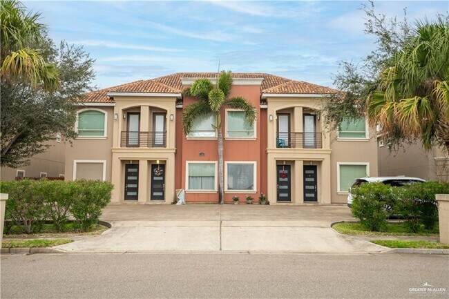 27 Olympia Ave in McAllen, TX - Building Photo - Building Photo