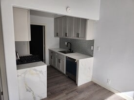 1379 S Park Ave, Unit C in Pomona, CA - Building Photo