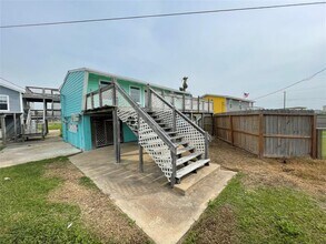 323 Texas St-Unit -2 in Freeport, TX - Building Photo - Building Photo