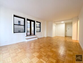 EAST 55 STREET, Unit 11B in New York, NY - Building Photo - Building Photo