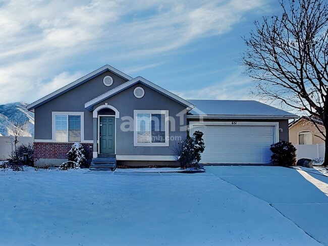 property at 651 Saddlebrook Dr