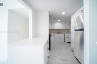 2500 NE 135th St in North Miami, FL - Building Photo - Building Photo
