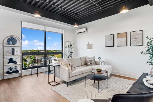 property at 1802 W Berenice Ave