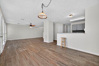 1902 Sugar Pine Cir in Houston, TX - Building Photo - Building Photo