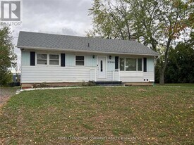 3296 Given Ln. in Milton, ON - Building Photo