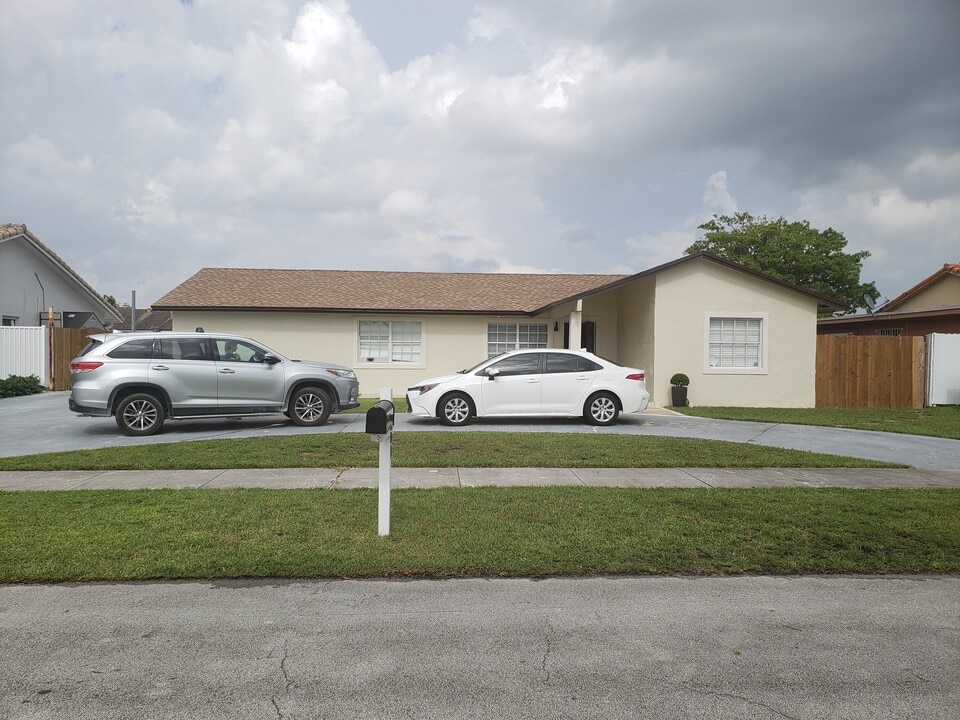 4301 SW 135th Ave, Unit Anexo Y in Miami, FL - Building Photo