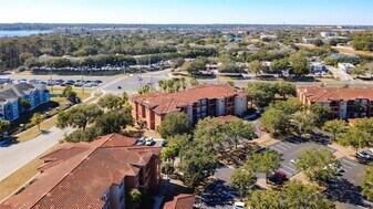 5560 Metrowest Blvd in Orlando, FL - Building Photo
